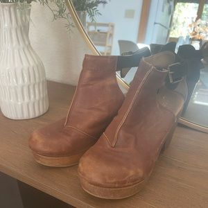 Free people clogs